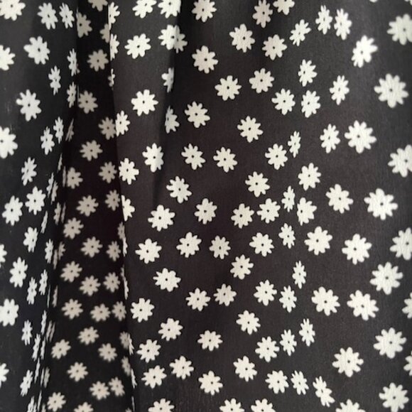 Pretty Floral Flared Top - Picture 3 of 7